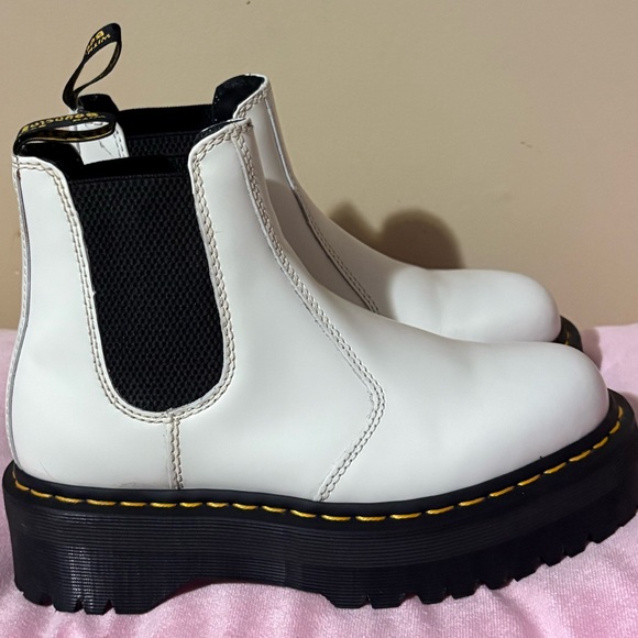 Sale!! Dr Martens platform Chelsea boots white US6/38 Excellent, worn once - Picture 2 of 5